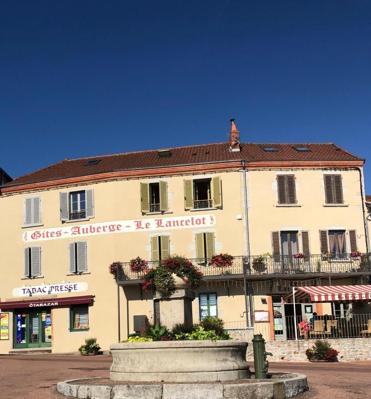 Gites Le Lancelot Ambierle Экстерьер фото